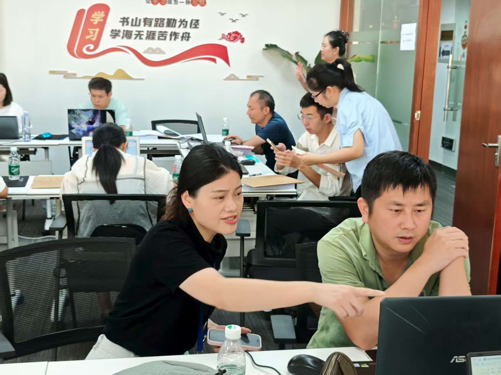 d10fe405ec3d70a5047f901bedf65be.jpg